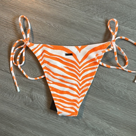 Vinca zebra pop string swimsuit set. - Picture 14 of 15